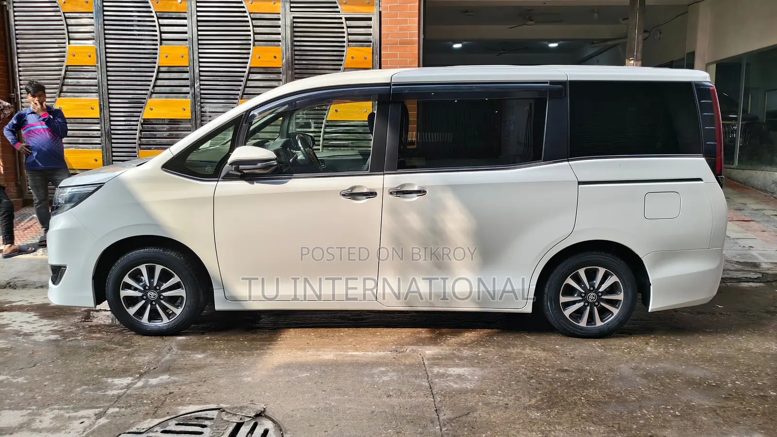 Toyota Esquire 2020