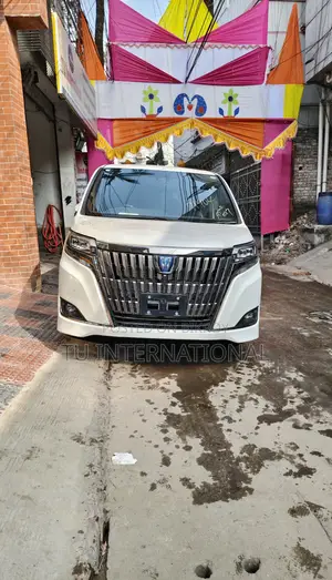 Toyota Esquire 2020