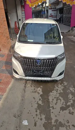 Toyota Esquire 2020