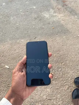Apple iPhone XR (Used)
