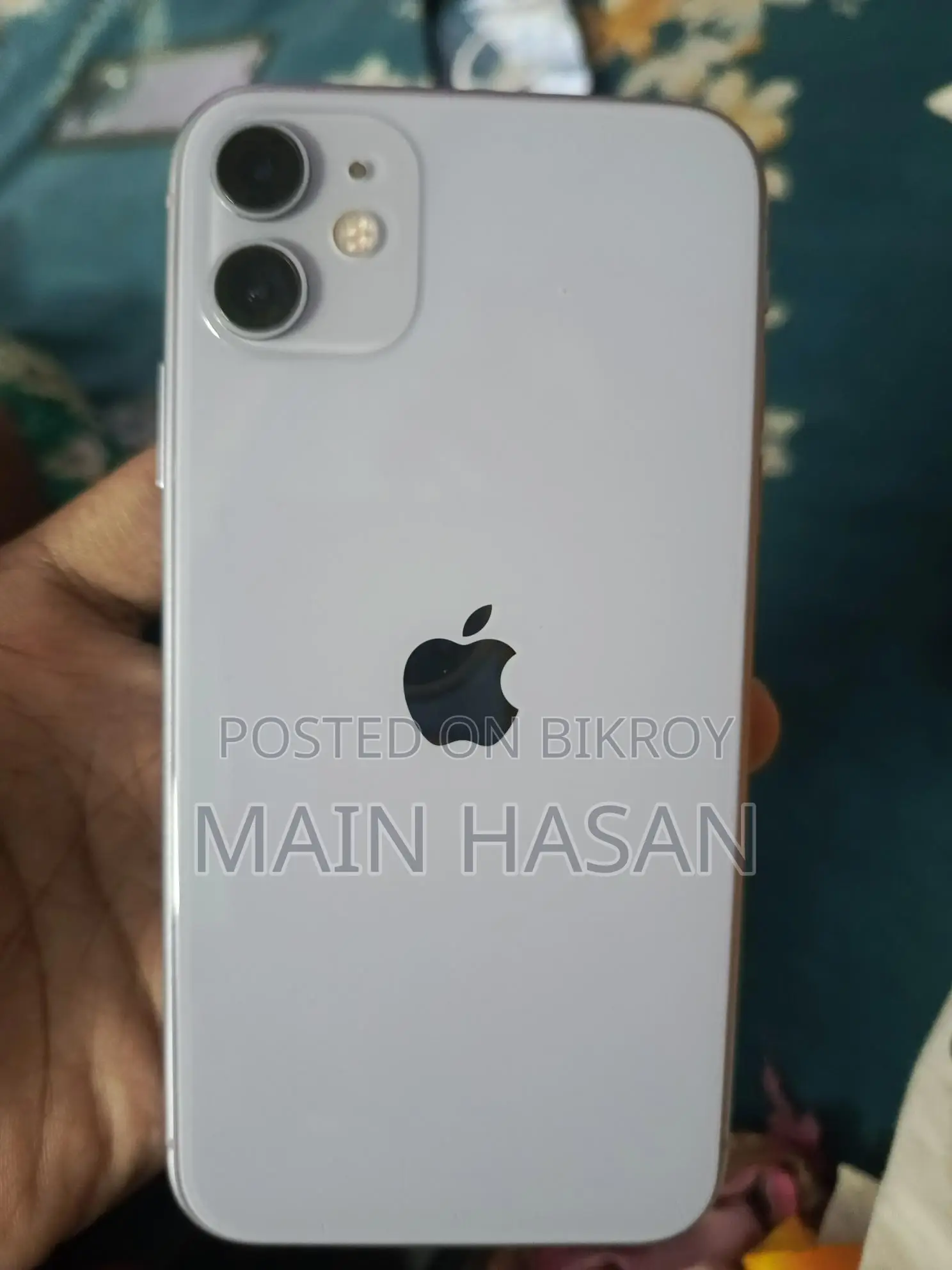 Apple iPhone 11 . (Used)