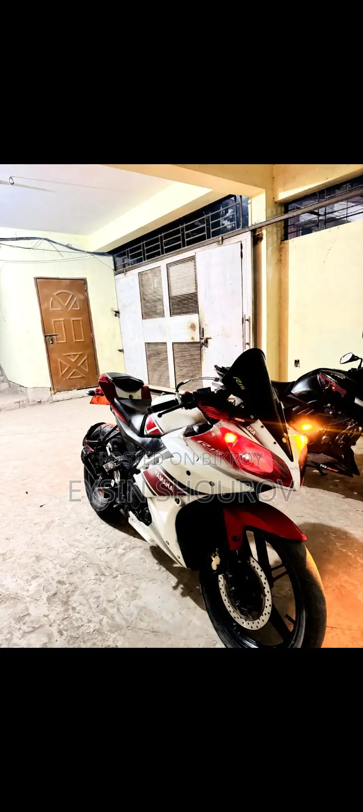 Yamaha YZF R15 v2 . 2017