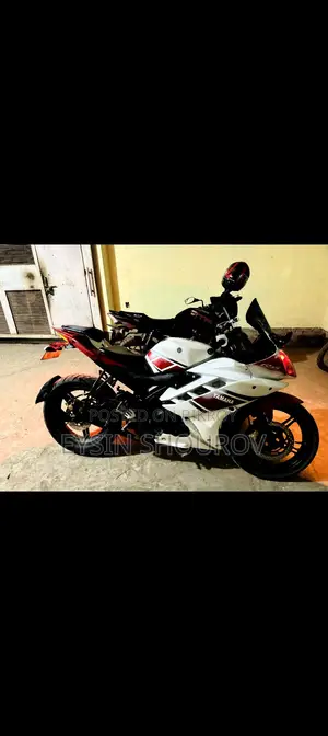 Yamaha YZF R15 v2 . 2017