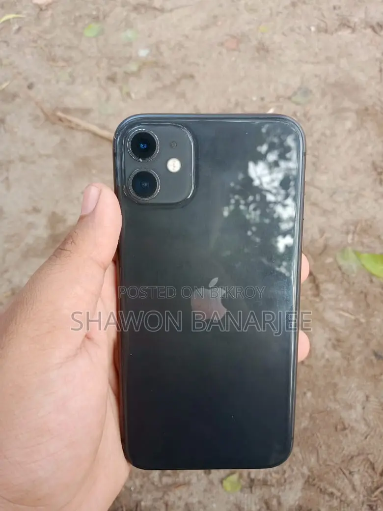 Apple iPhone 11 . (Used)