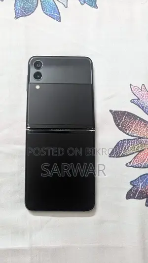 Samsung Galaxy Z Flip3 (Used)
