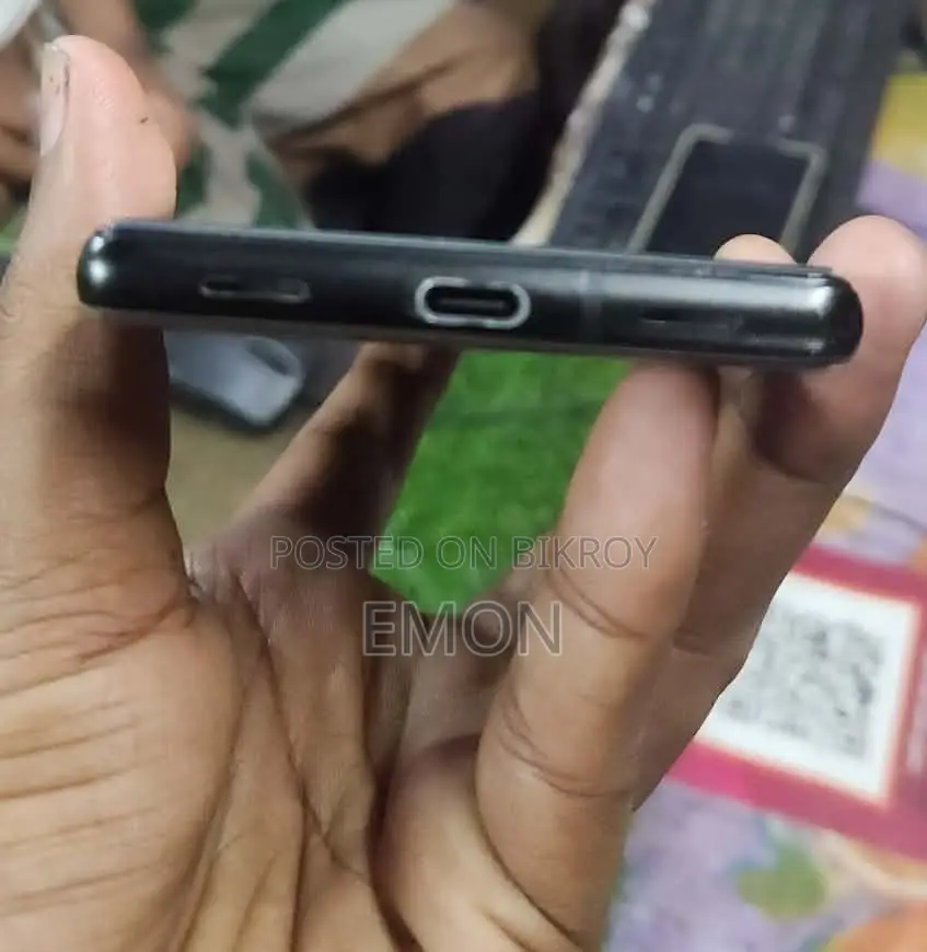 গুগল পিক্সেল ৬এ গ্লোবাল ভার্সন (ব্যবহৃত)