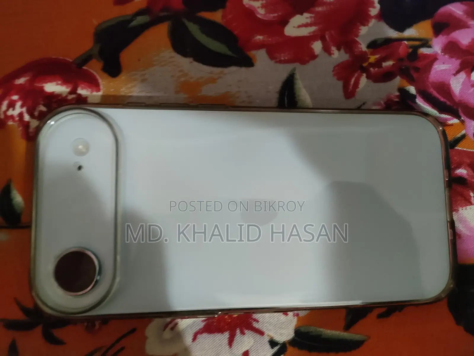 Apple iPhone 17 . (Used)