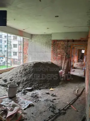 Stunning 1000 sqft Flat on the 4th Floor of a Corner Plot Facing the Road @ Pallabi!!!