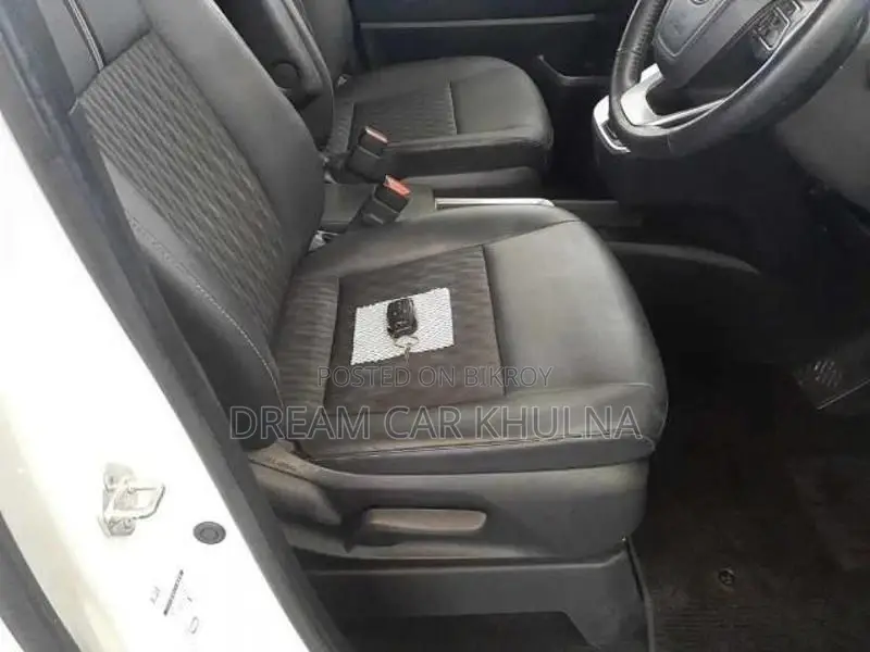 Toyota Noah S-Z Leg Rest atostep 2022