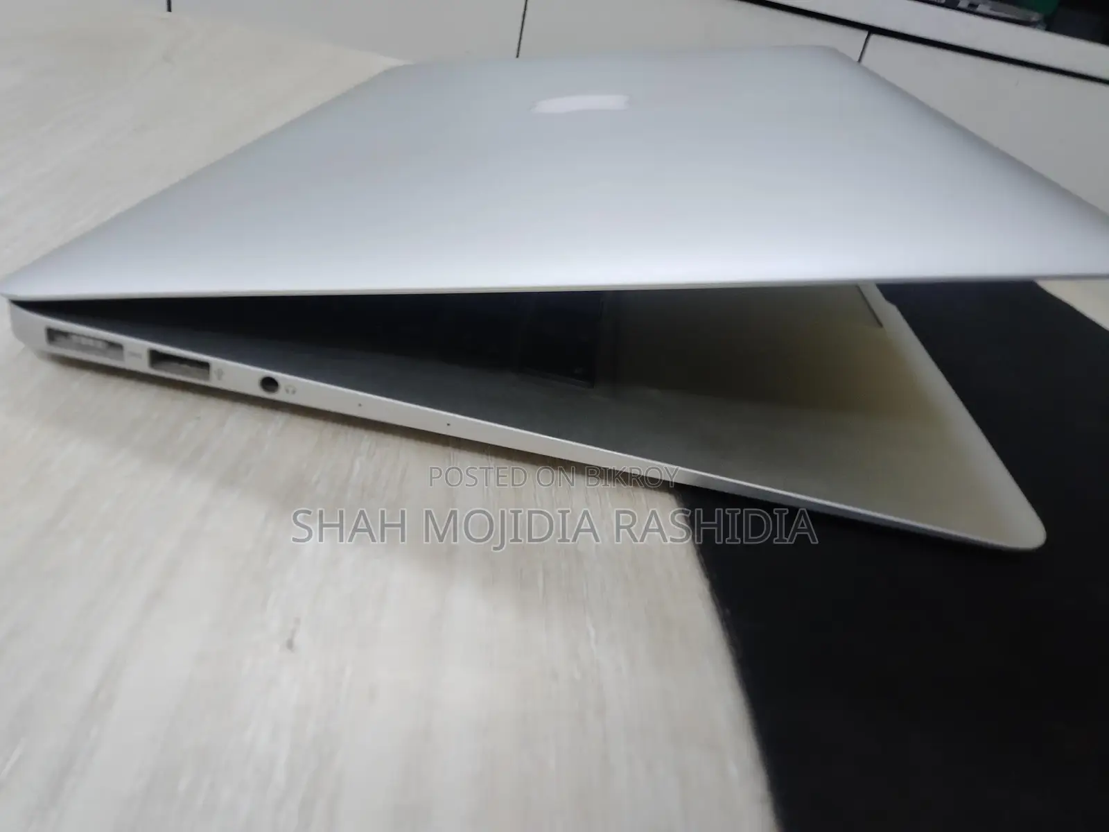 MacBook Air 2017 Ram 8gb Ssd 128gb 5hours+++ battery ack up fully fresh