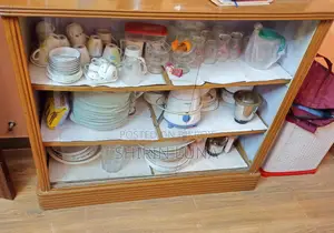 সেগুন কাঠের শোকেস