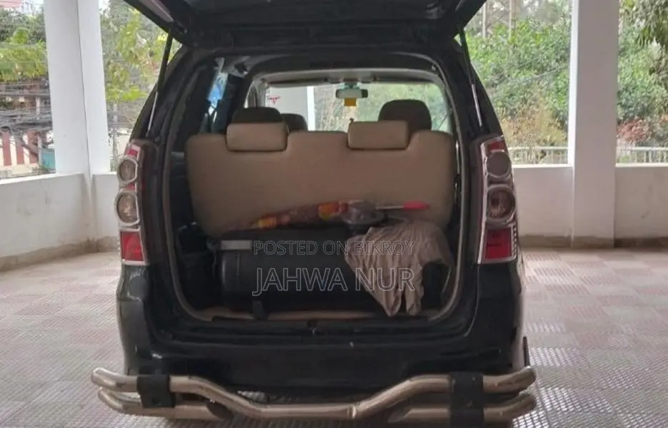 Toyota Avanza 2011