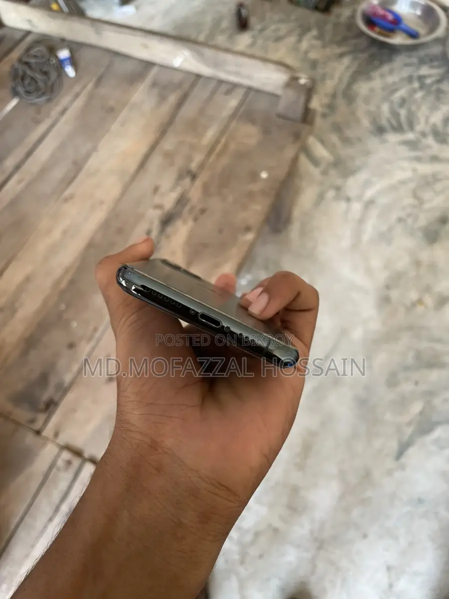 Apple iPhone 11 Pro . (Used)