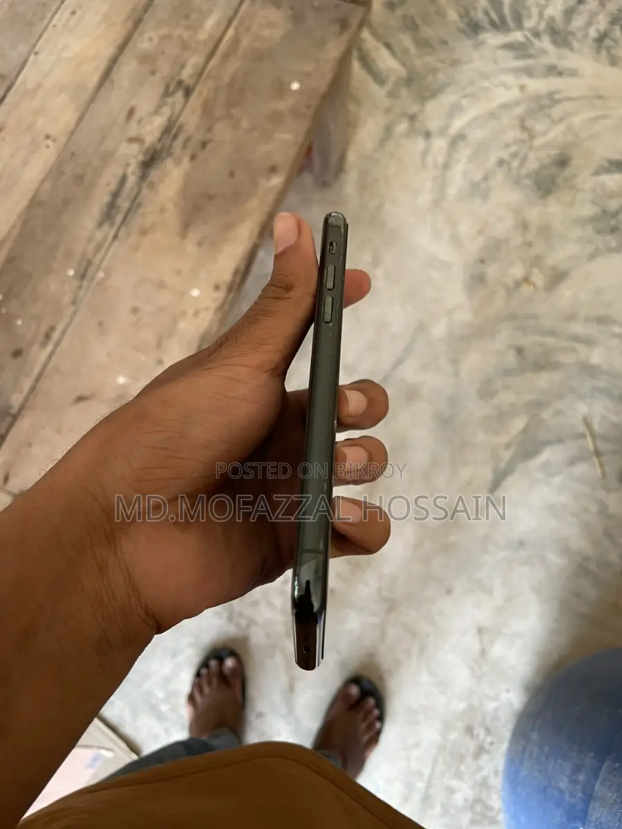 Apple iPhone 11 Pro . (Used)