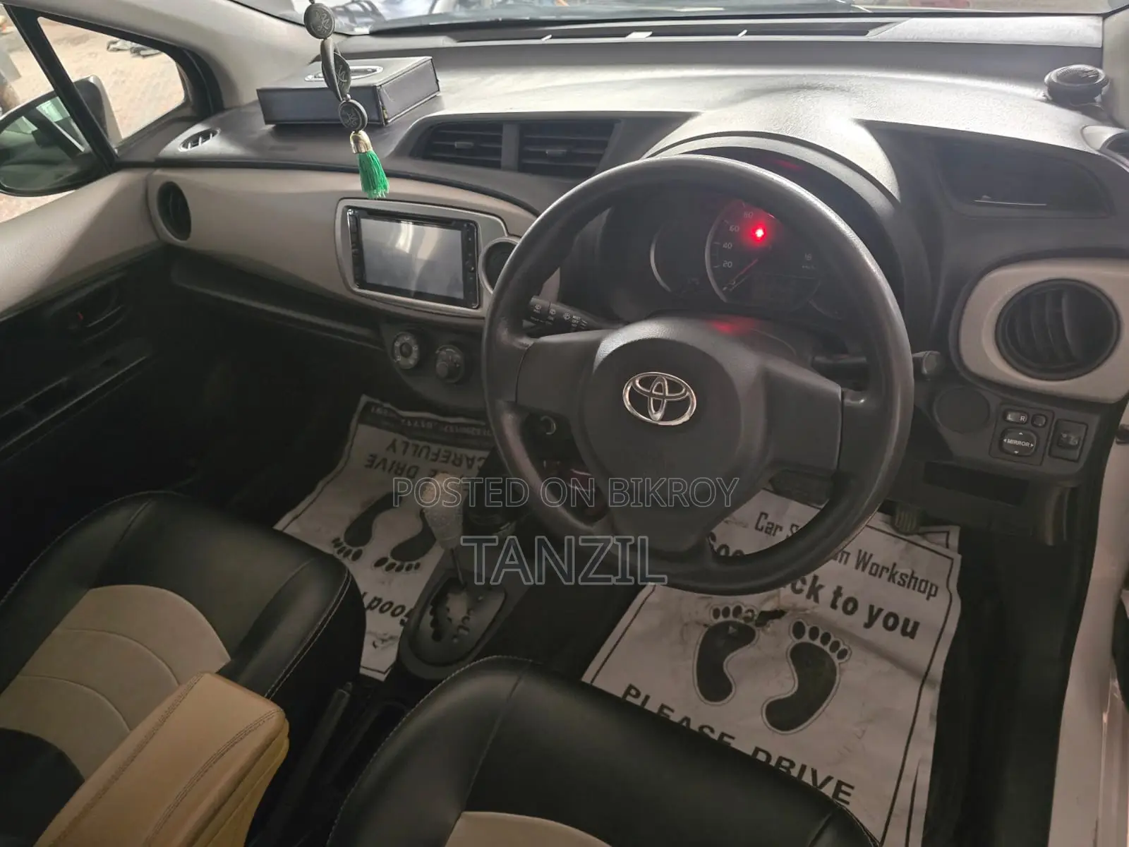 Toyota Vitz 2012 White