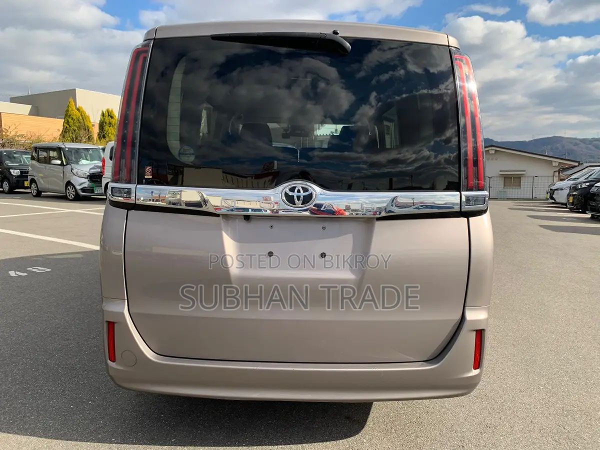 Toyota Noah X SMART NON HYBRID 2021