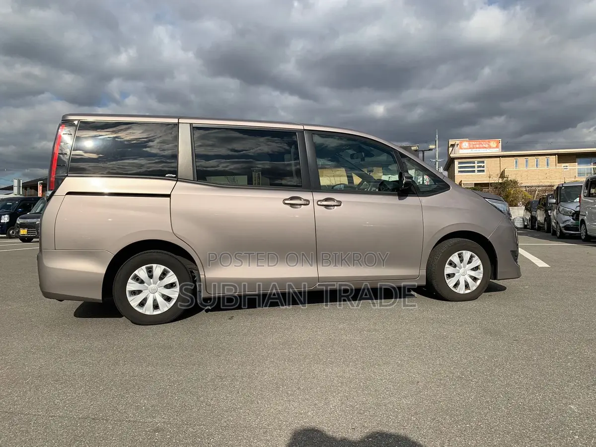 Toyota Noah X SMART NON HYBRID 2021