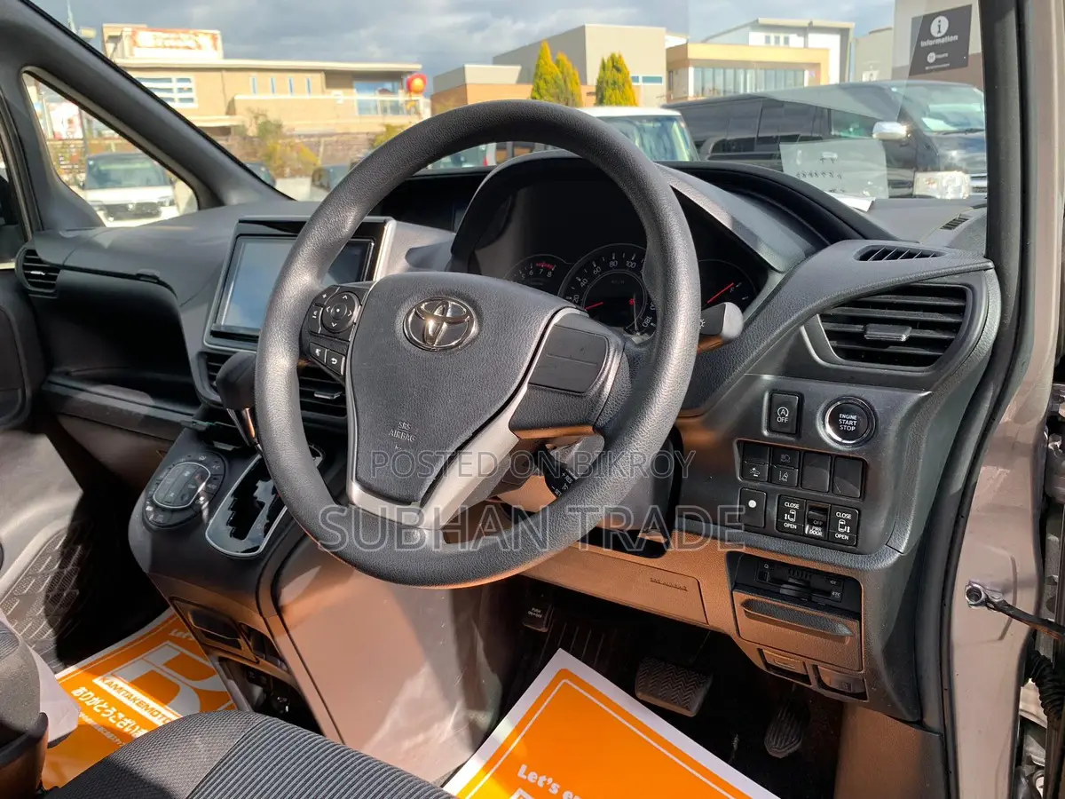 Toyota Noah X SMART NON HYBRID 2021