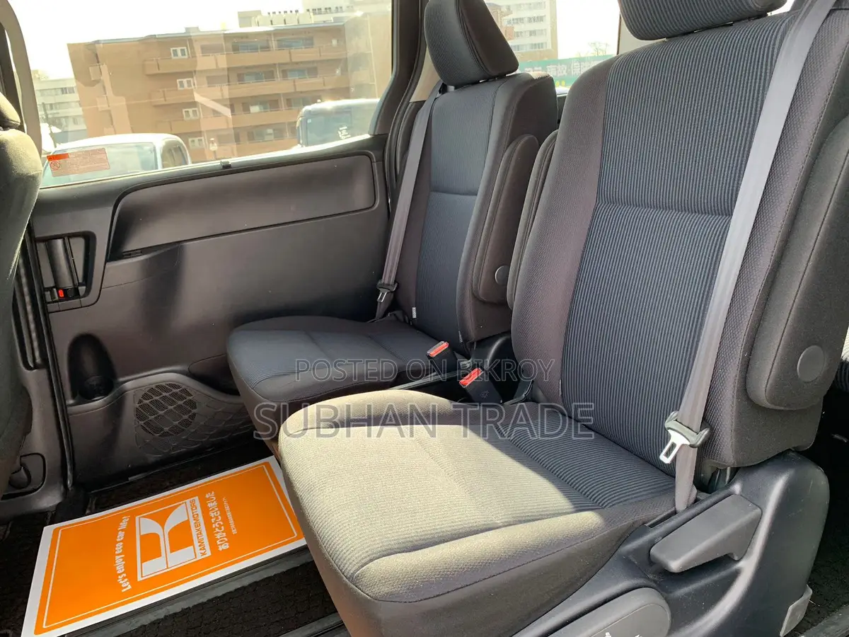 Toyota Noah X SMART NON HYBRID 2021