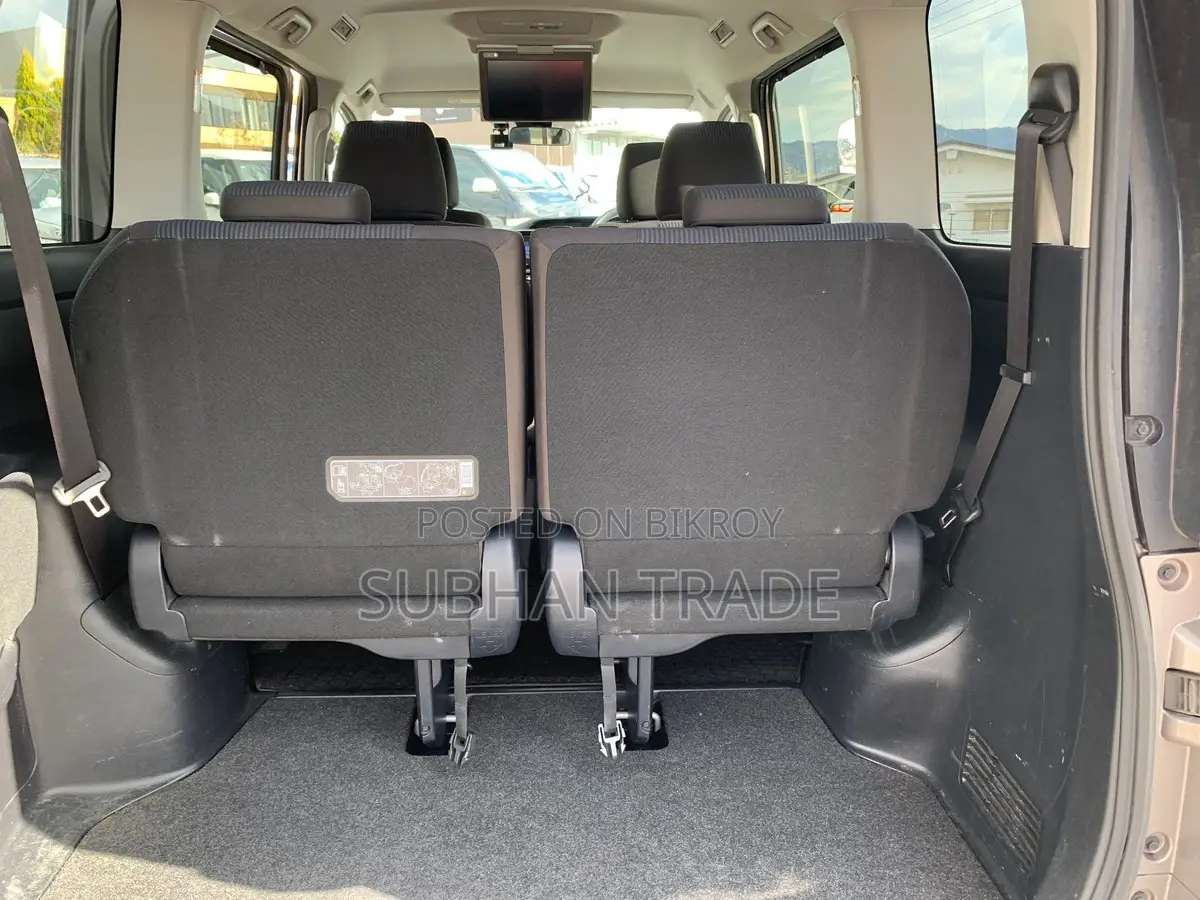 Toyota Noah X SMART NON HYBRID 2021