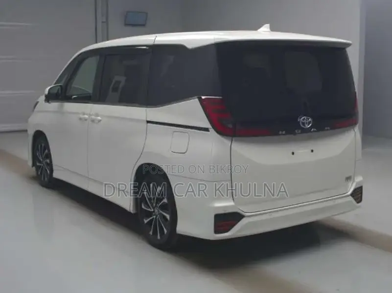 Toyota Noah S-Z Leg rest 2022