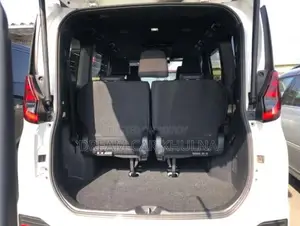 Toyota Noah S-Z Leg rest 2022