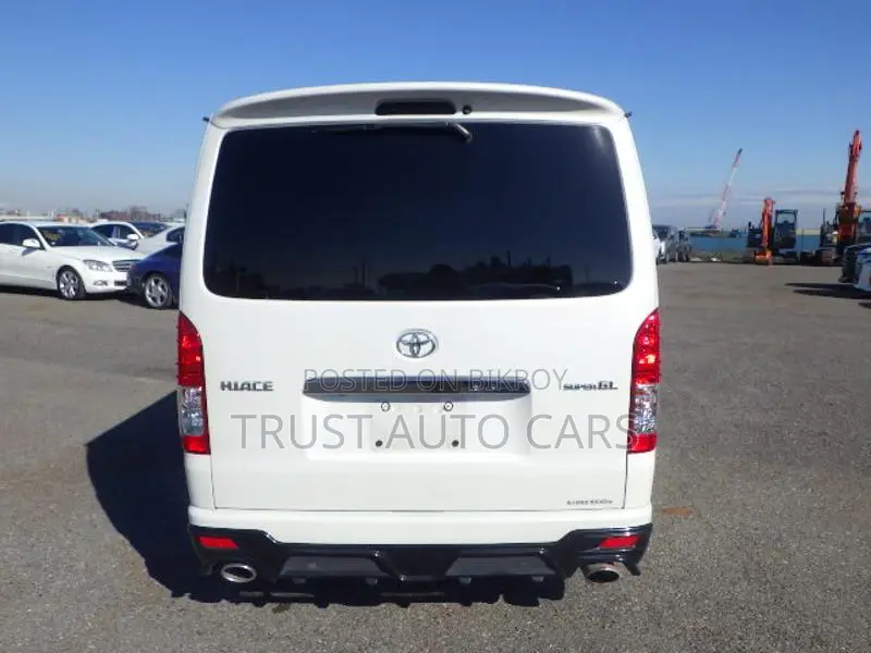 Toyota Hiace SUPER GL DARK PRIME 2021