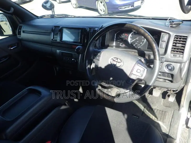 Toyota Hiace SUPER GL DARK PRIME 2021