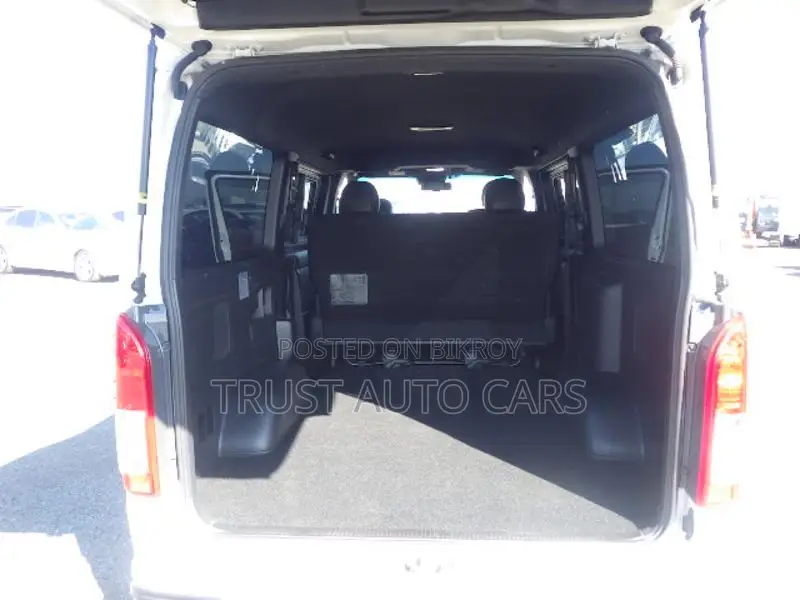 Toyota Hiace SUPER GL DARK PRIME 2021