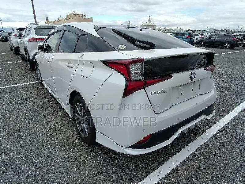 Toyota Prius 2021 Pearl