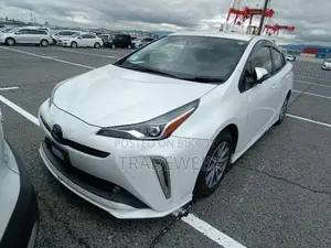 Toyota Prius 2021 Pearl