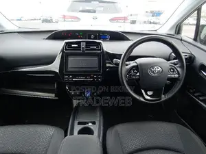 Toyota Prius 2021 Pearl