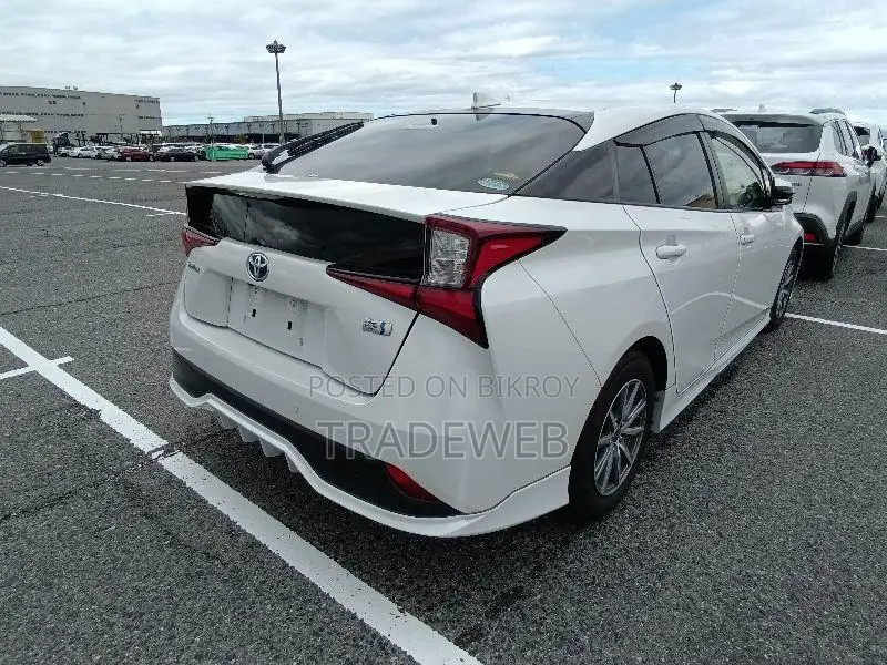 Toyota Prius 2021 Pearl
