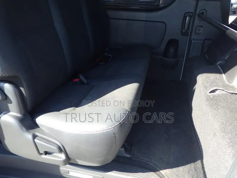 Toyota Hiace SUPER GL DARK PRIME 2021