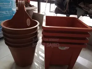 ফুল গাছের টব