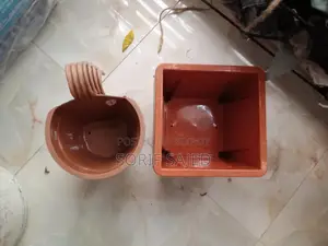 ফুল গাছের টব