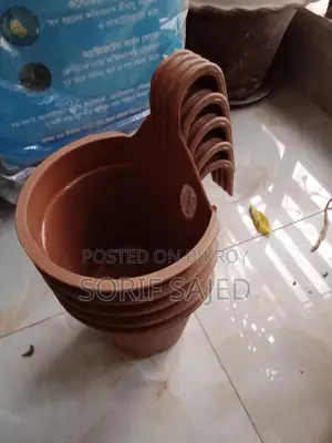 ফুল গাছের টব