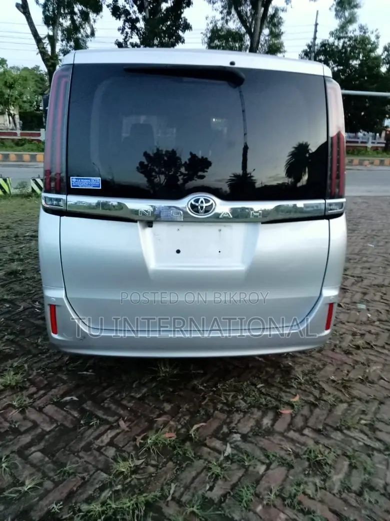 Toyota Noah X-SMART NON HV 2021