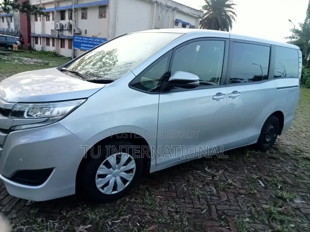 Toyota Noah X-SMART NON HV 2021