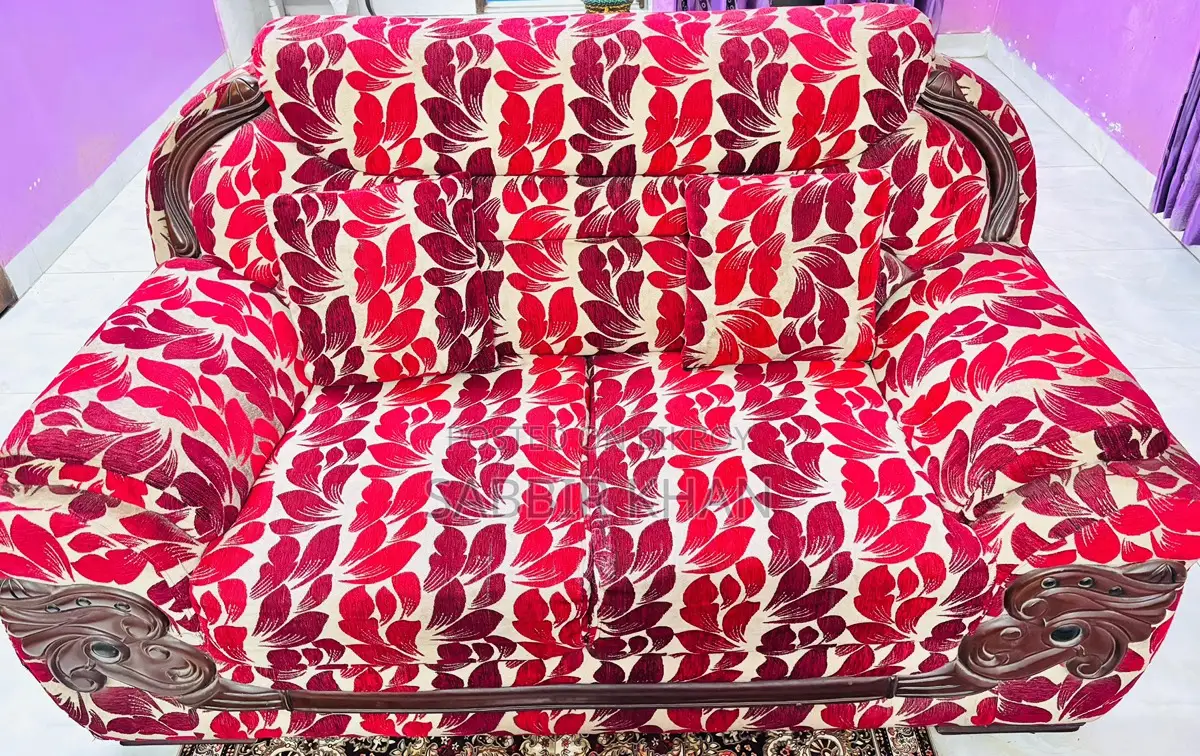 Used Sofa Urgently Sale