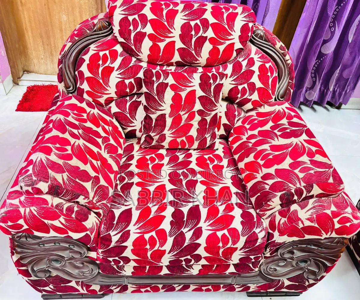 Used Sofa Urgently Sale