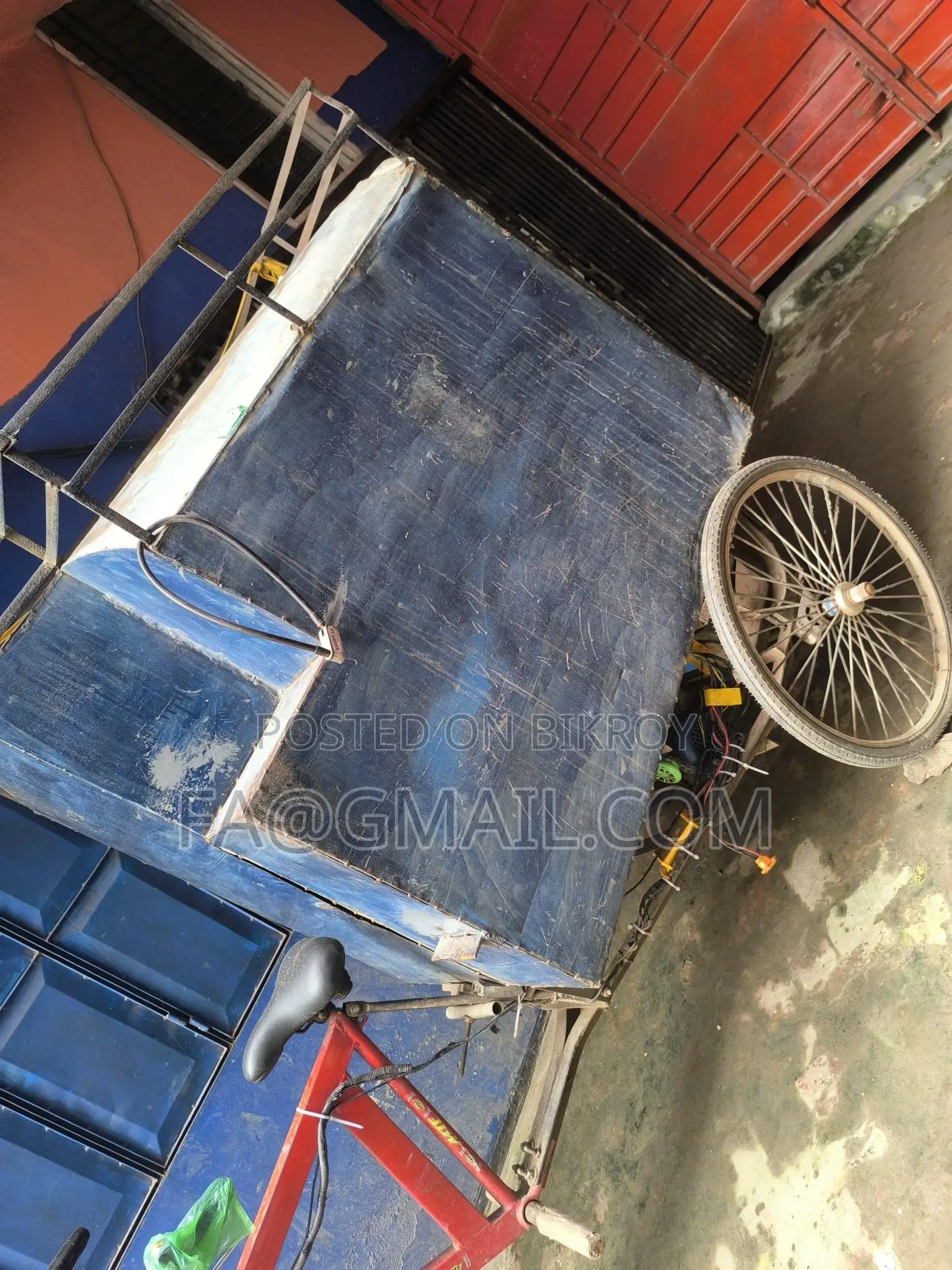 ডেলিভারি ভ‍্যান বিক্রি হবে
