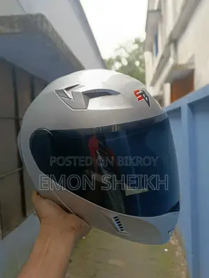 White glass included free with helmet