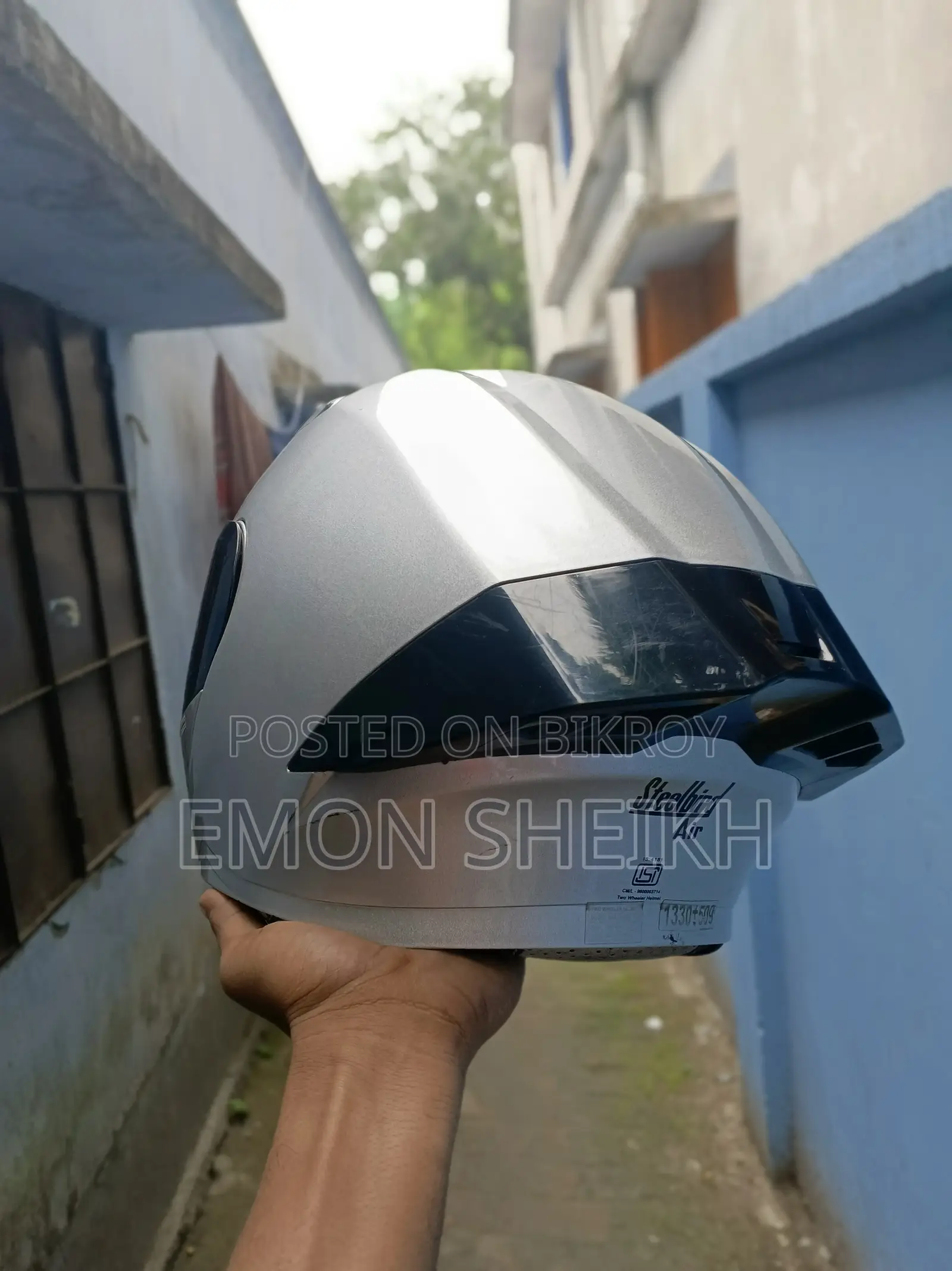 White glass included free with helmet