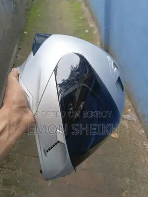 White glass included free with helmet