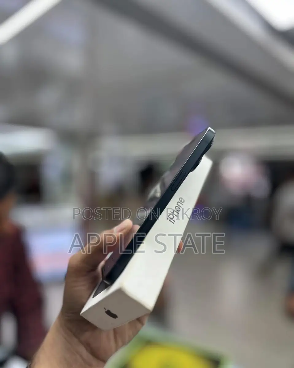 Apple iPhone 16 Global UK (Used)