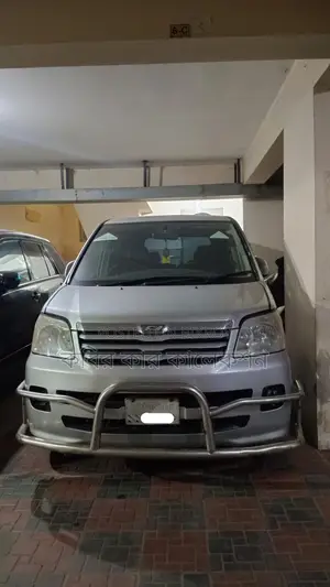 Toyota Noah x 2003