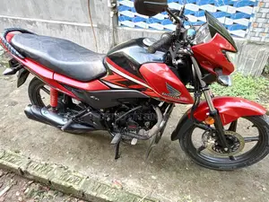 Honda Livo . 2025