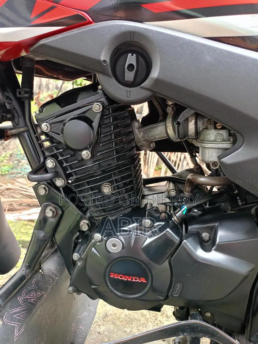 Honda Livo . 2025