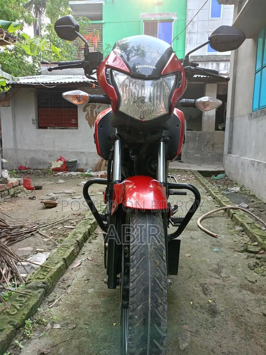 Honda Livo . 2025